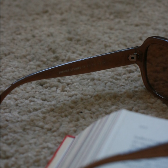 Retro-inspired Sunglasses from Sunnies Studios - Picture 4 of 10